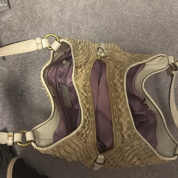 Coach purse barely used - Picture 2 of 3